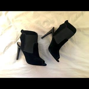 Black Joe’s Jeans peep toe heel booties sz 7